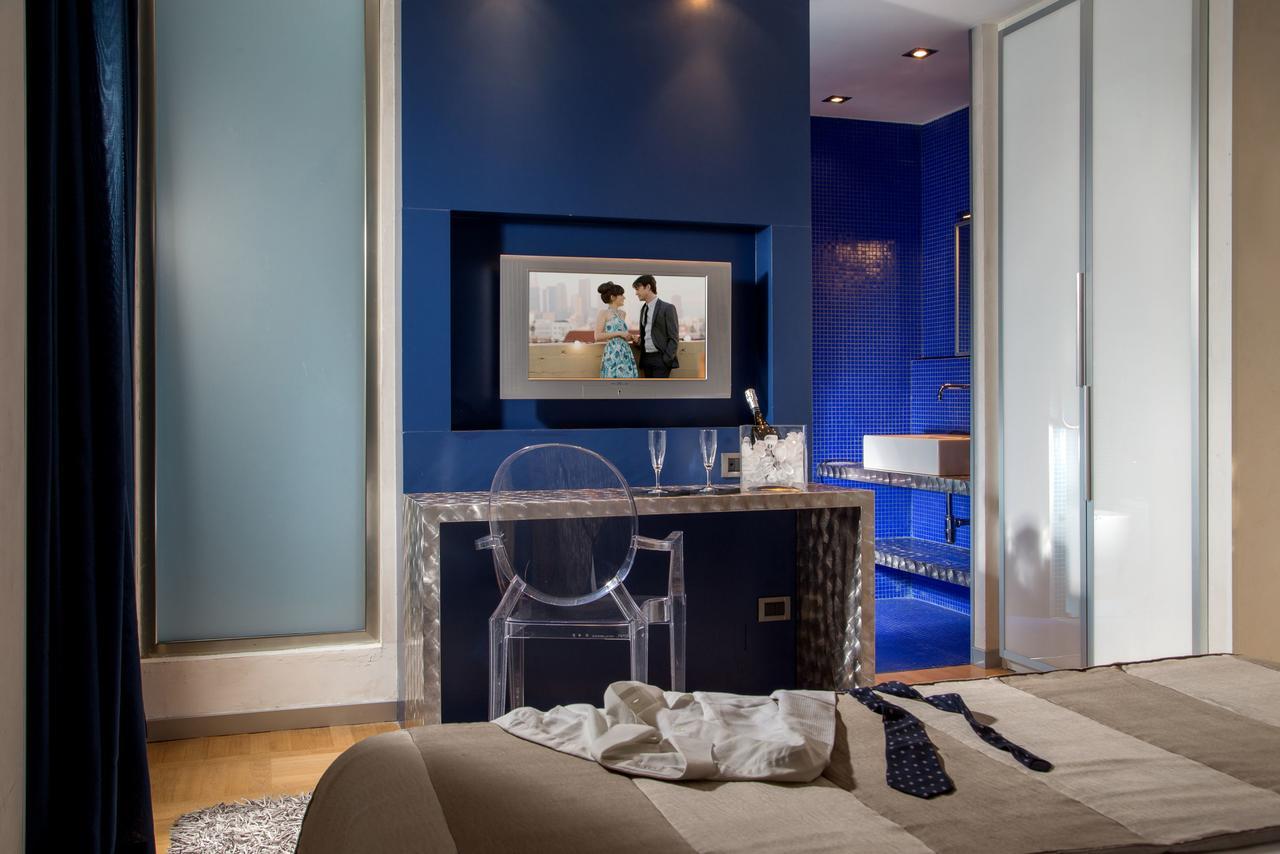 Habitación con cama grande