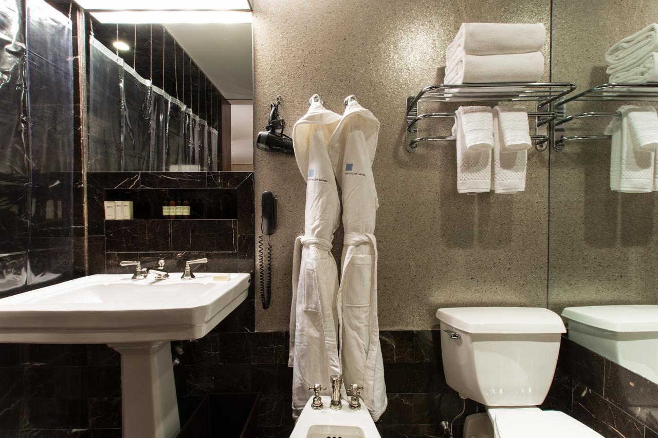 Quarto Luxo com Duas Camas de Casal