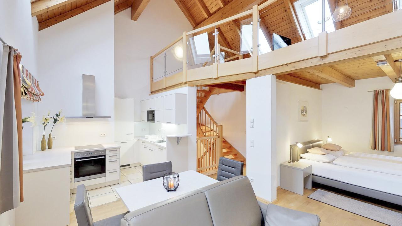 Deluxe Apartment