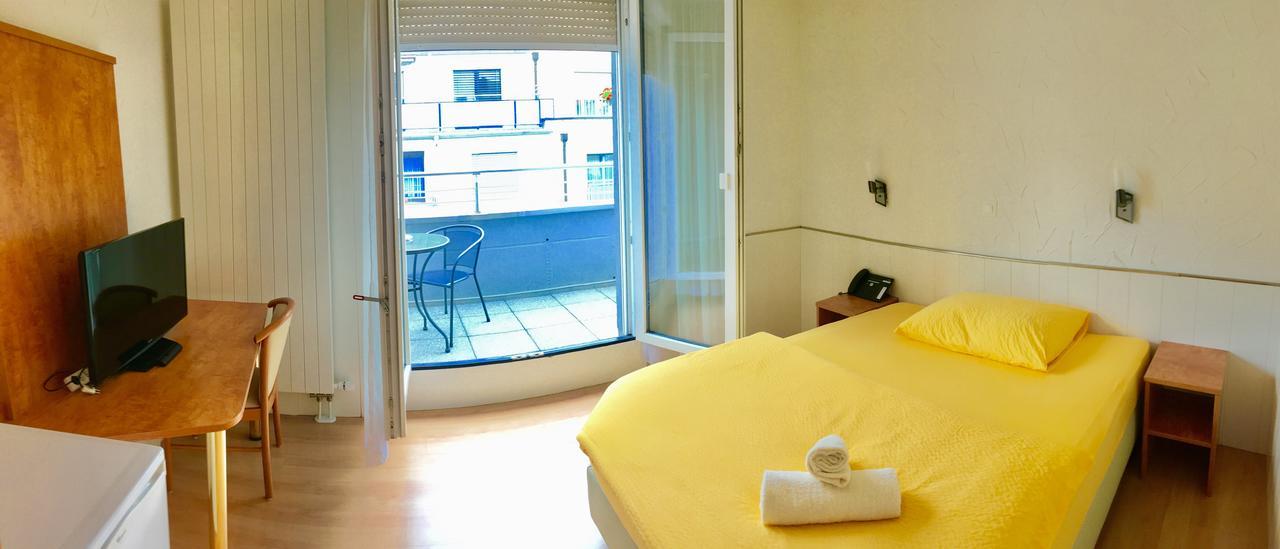 Einzelzimmer mit Balkon