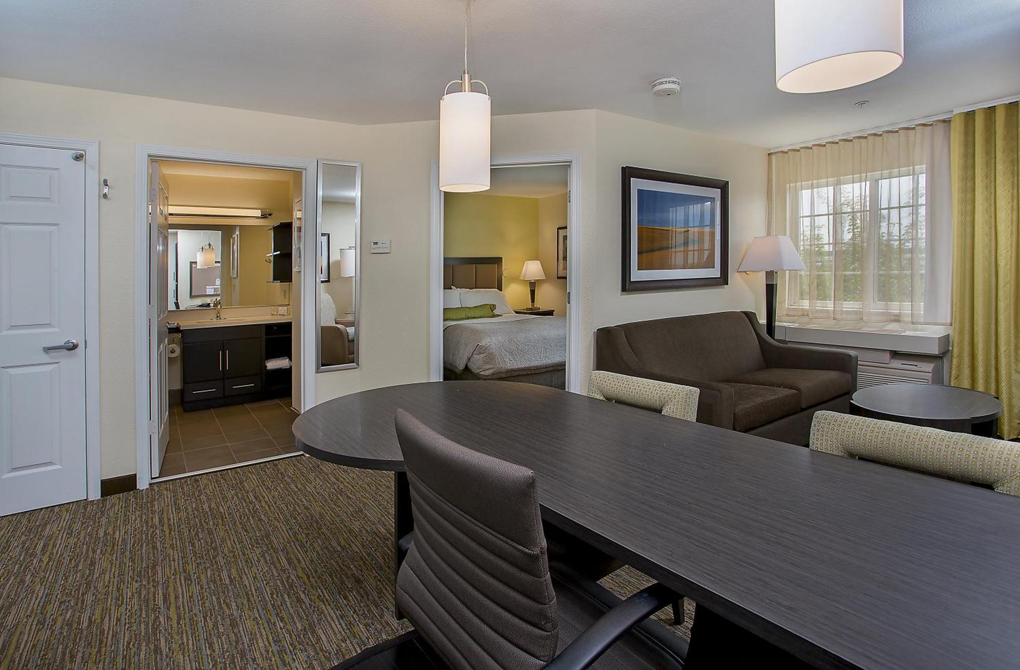 One Bedroom Suite with One Queen Bed