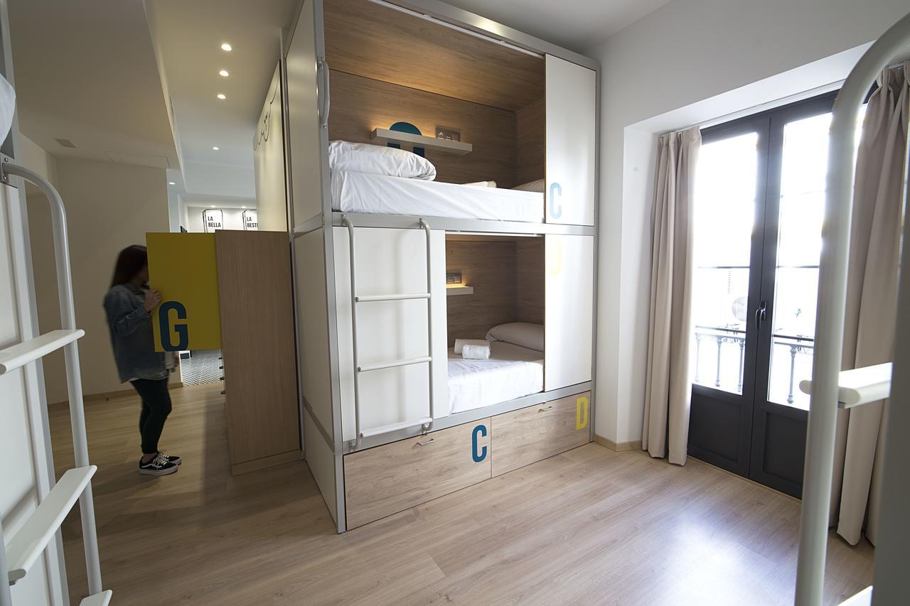 Habitación compartida mixta de 10 camas