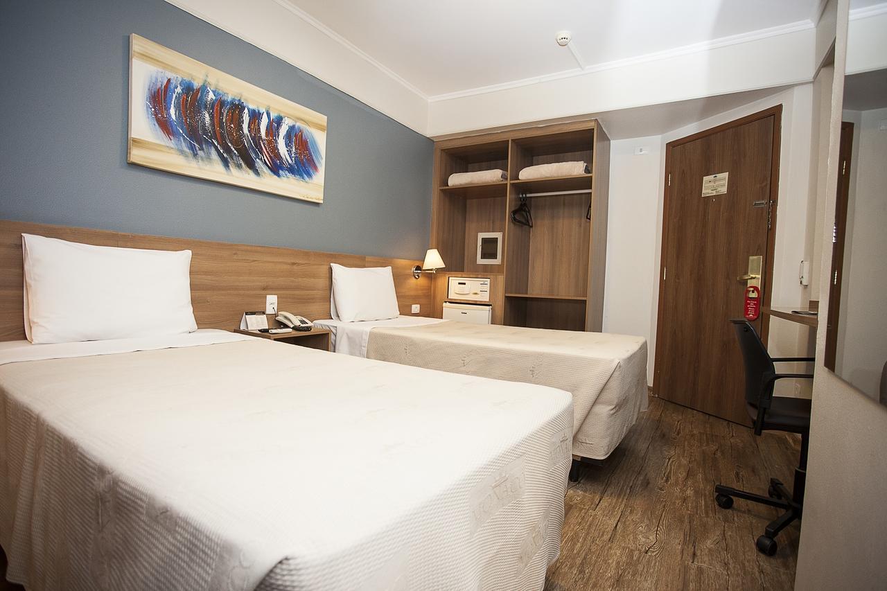 Quarto Twin Standard