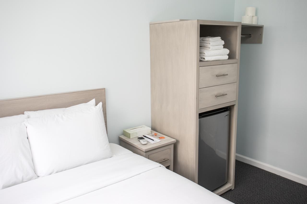 Zimmer mit Queensize-Bett und eigenem Bad