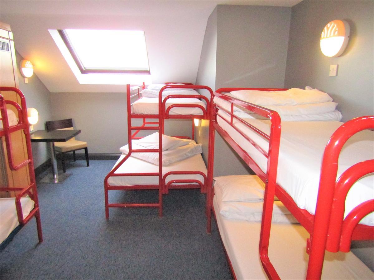 Chambre Familiale avec Salle de Bains