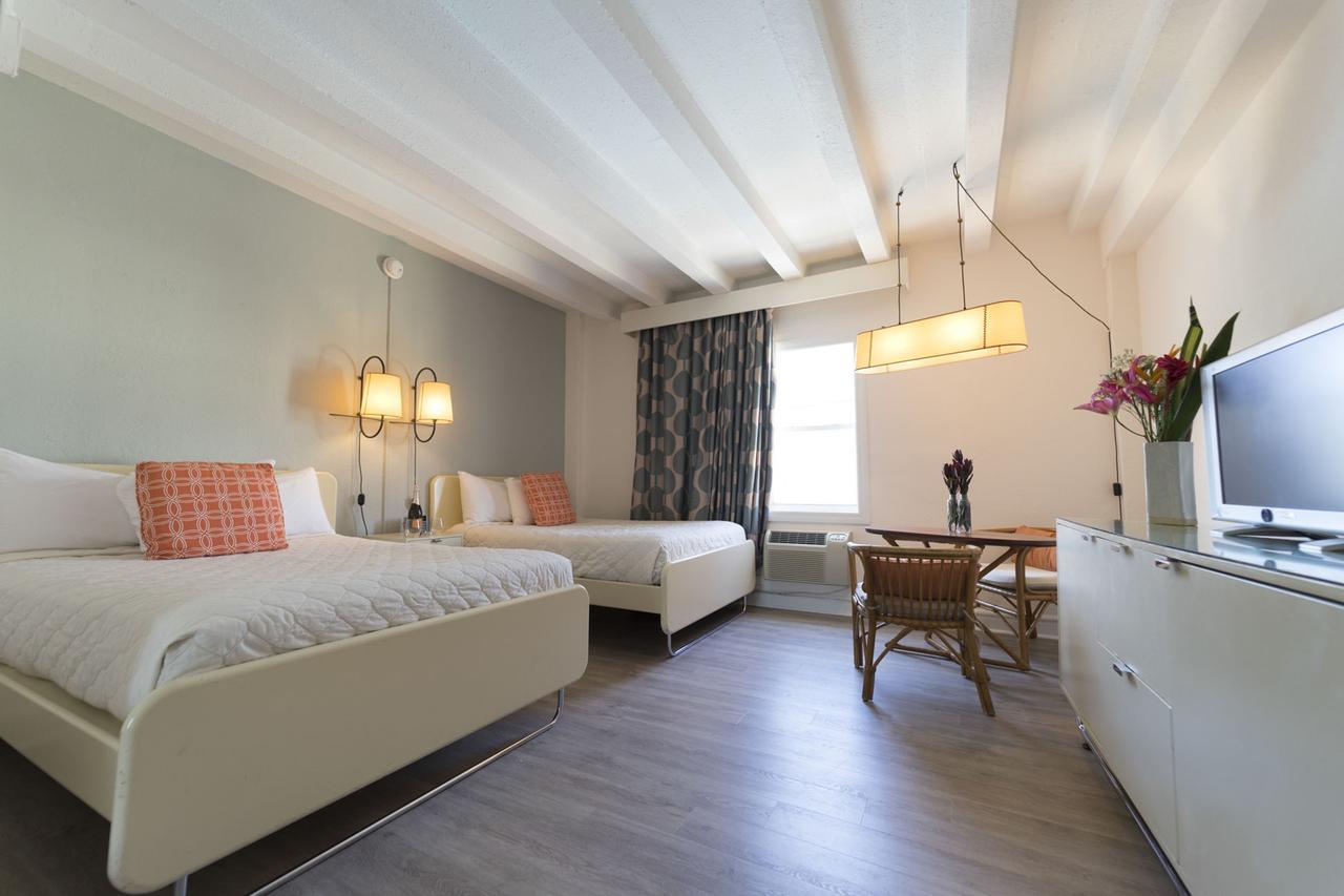 Suite com 1 Cama King-size, 2 Camas de Casal e Vista do Oceano