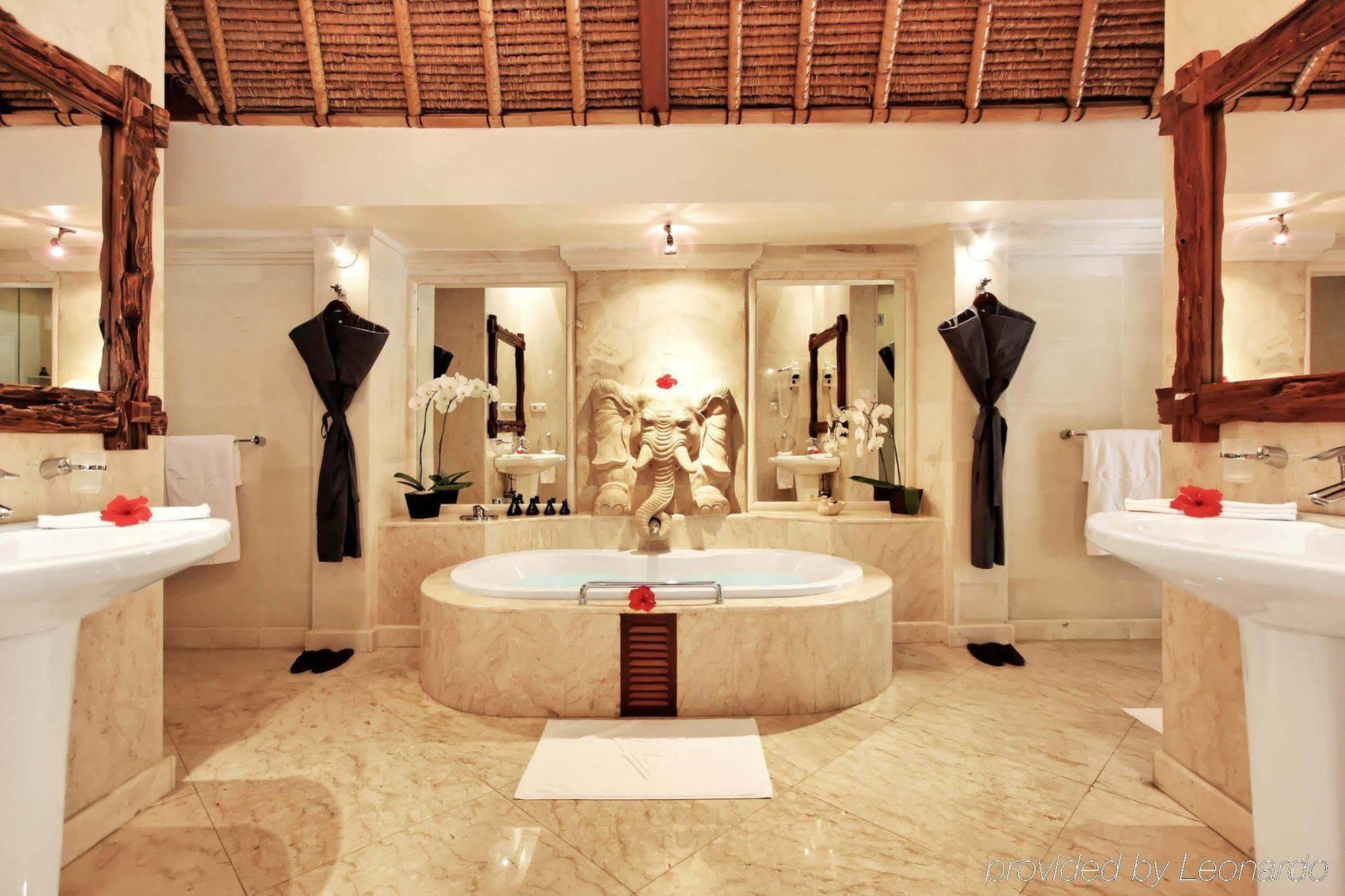 Elephant Villa met Zwembad
