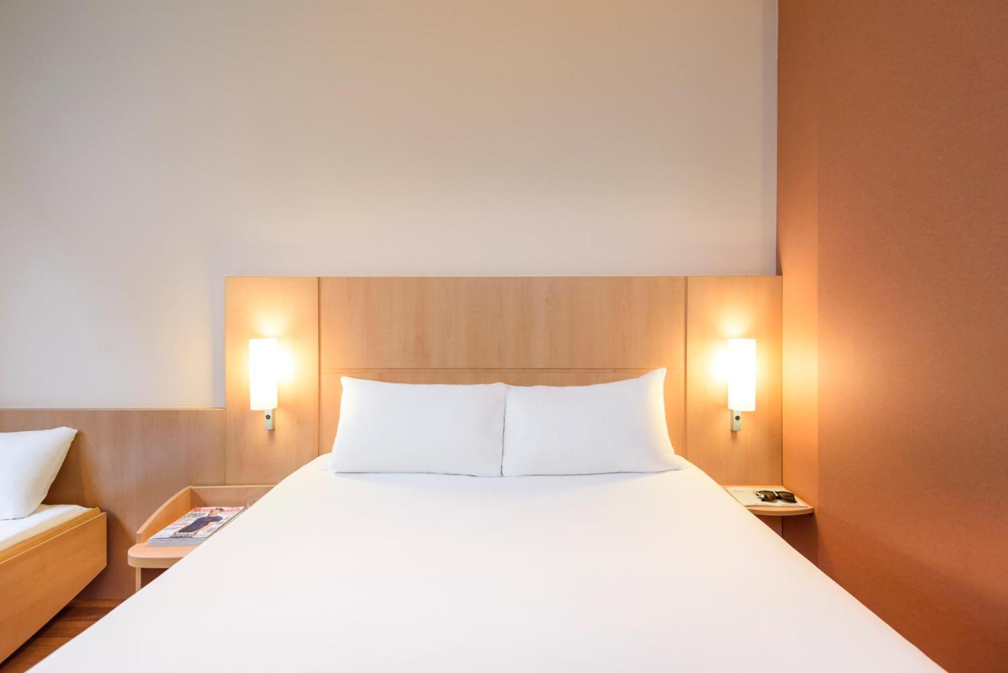 Camera Matrimoniale Standard con Letto Supplementare