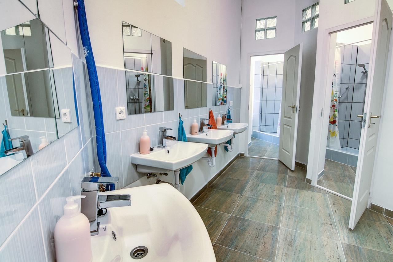 Chambre Triple avec Salle de Bains Commune