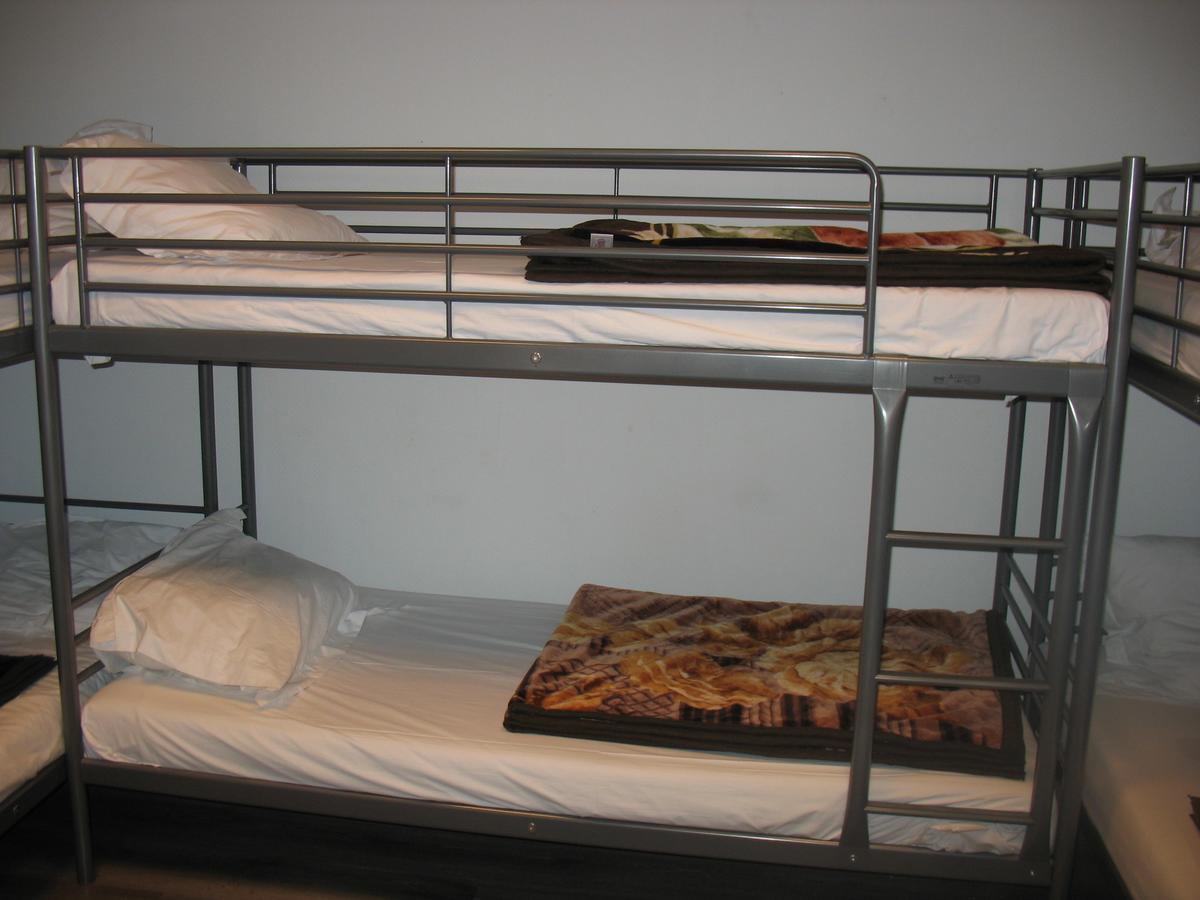 Posto Letto in Dormitorio Misto con 6 Letti