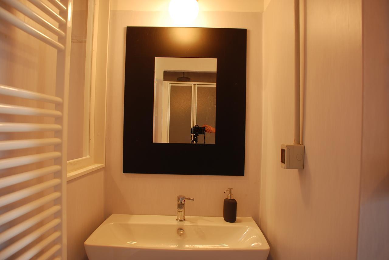 Chambre Lits Jumeaux avec Salle de Bains Commune
