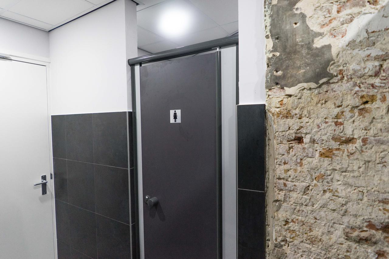 Stapelbed in een Vrouwenslaapzaal met 8 Bedden