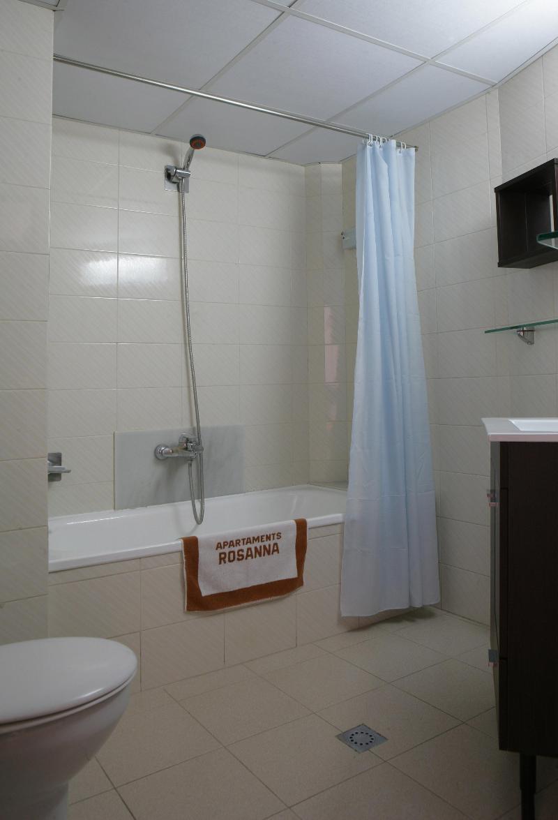 Studio (2 Adults),704142235:JPEG