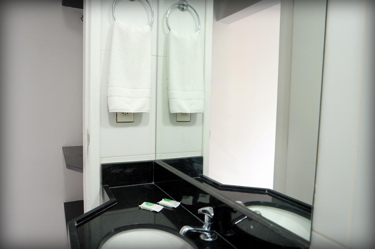 Quarto com Cama de Casal ou 2 de Solteiro