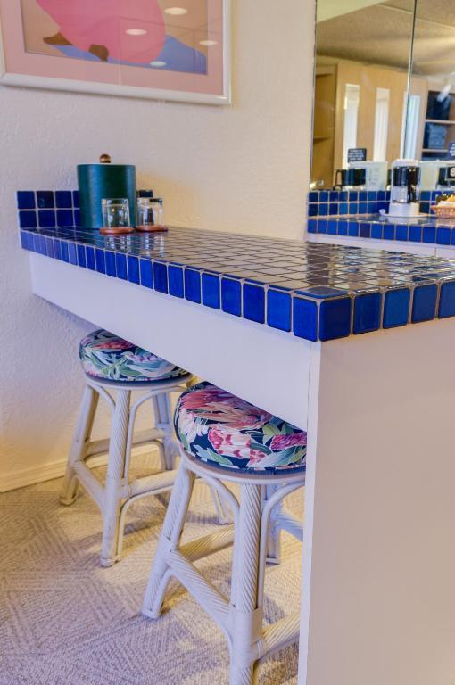 Hébergement Lit Queen-Size avec Kitchenette - Non-Fumeur