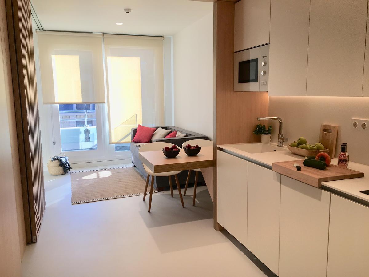 Superior One-Bedroom Apartment Balcony,627300096:JPEG