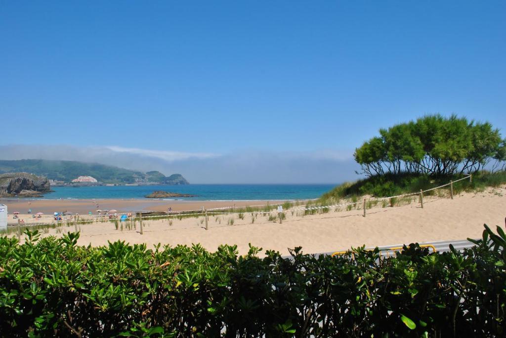 Apartamento de 2 dormitorios con vistas al mar (4-5 adultos)