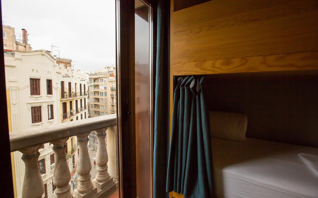 Quarto Quádruplo com Beliches e Casa de Banho