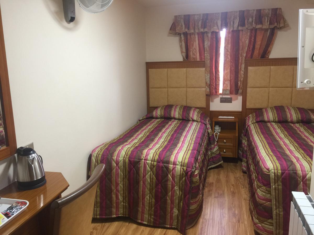 Quarto Duplo