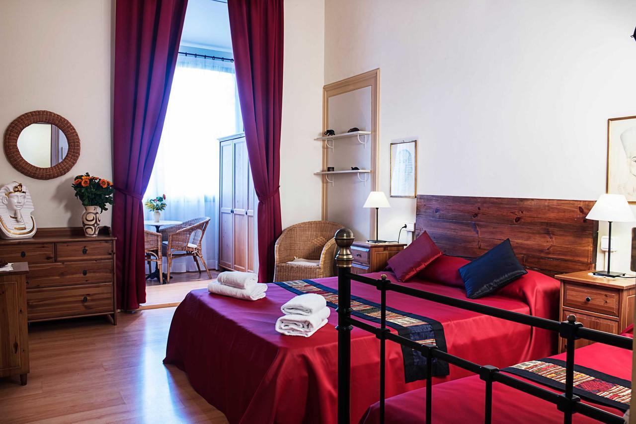 Quarto Triplo Superior com Casa de Banho Partilhada