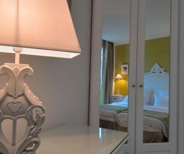 Tweepersoonskamer met 2 Aparte Bedden en Balkon