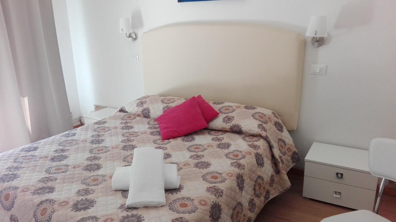 Double or Twin Room,633038760:JPEG
