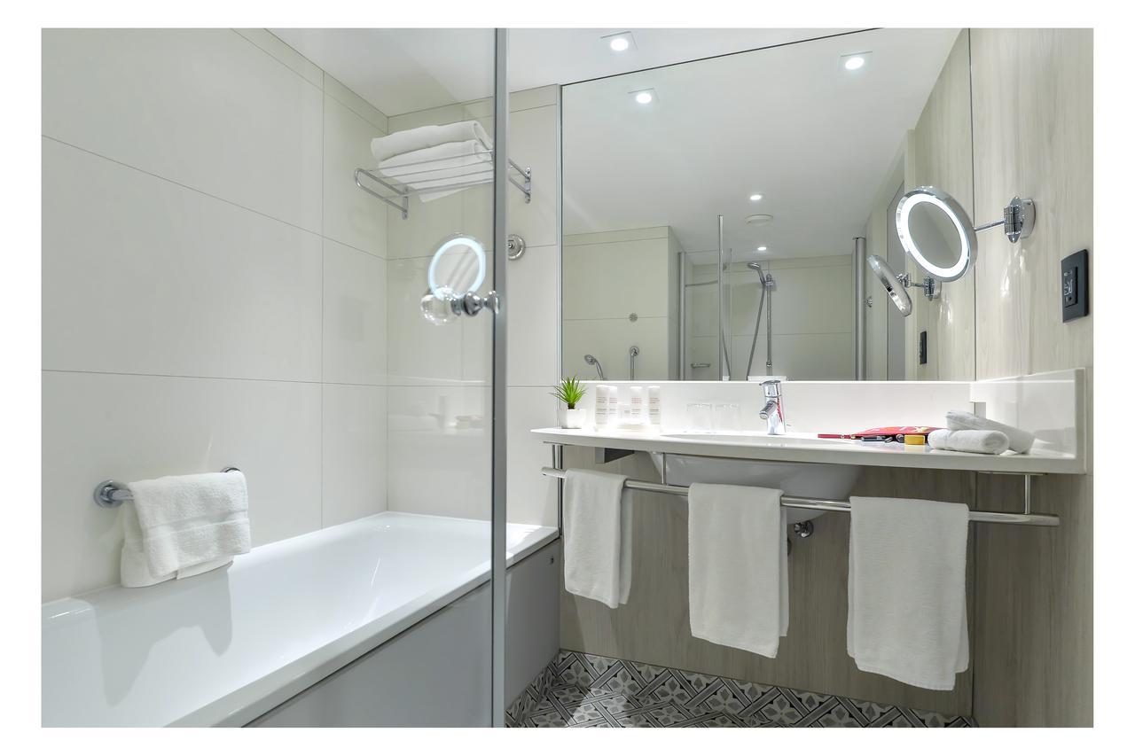 Suite Junior con terraza y vistas a la bahía