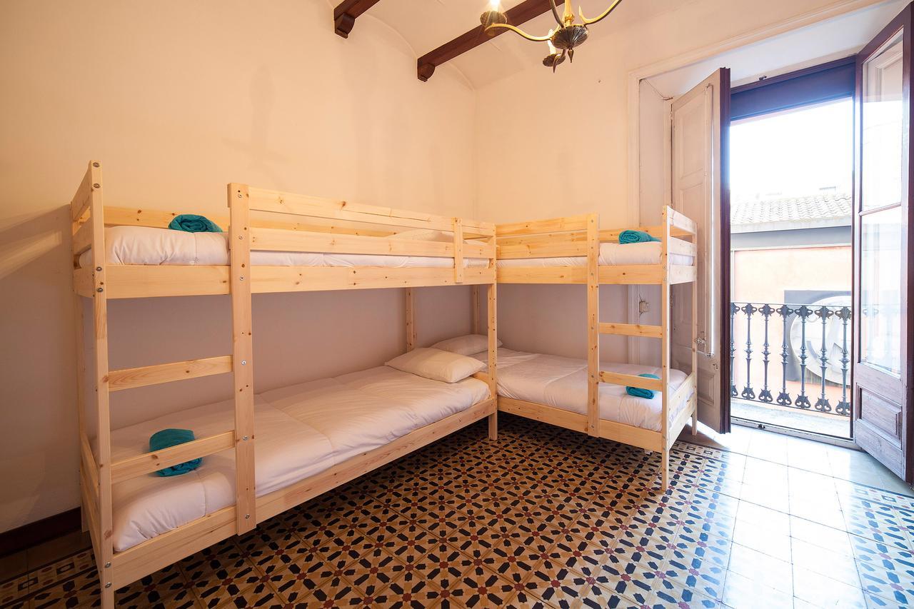 Lit dans Dortoir pour Femmes de 6 Lits