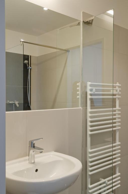 Triple Room Private Bathroom,1118703921:JPEG