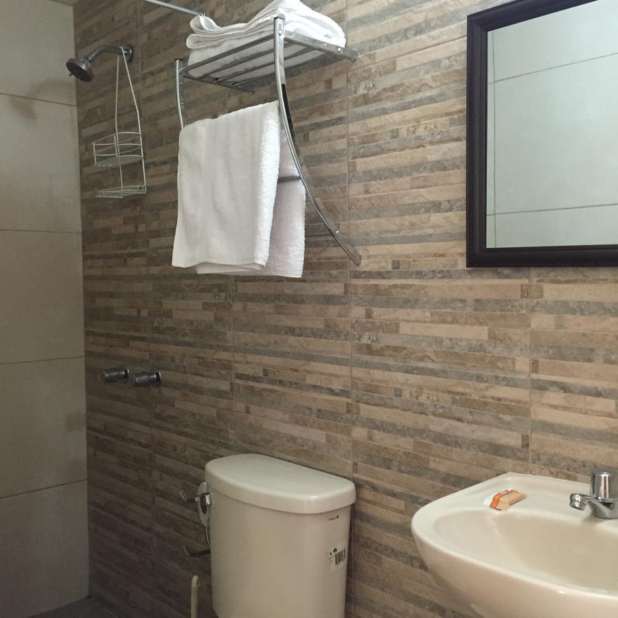 Quarto com 2 Camas de Solteiro