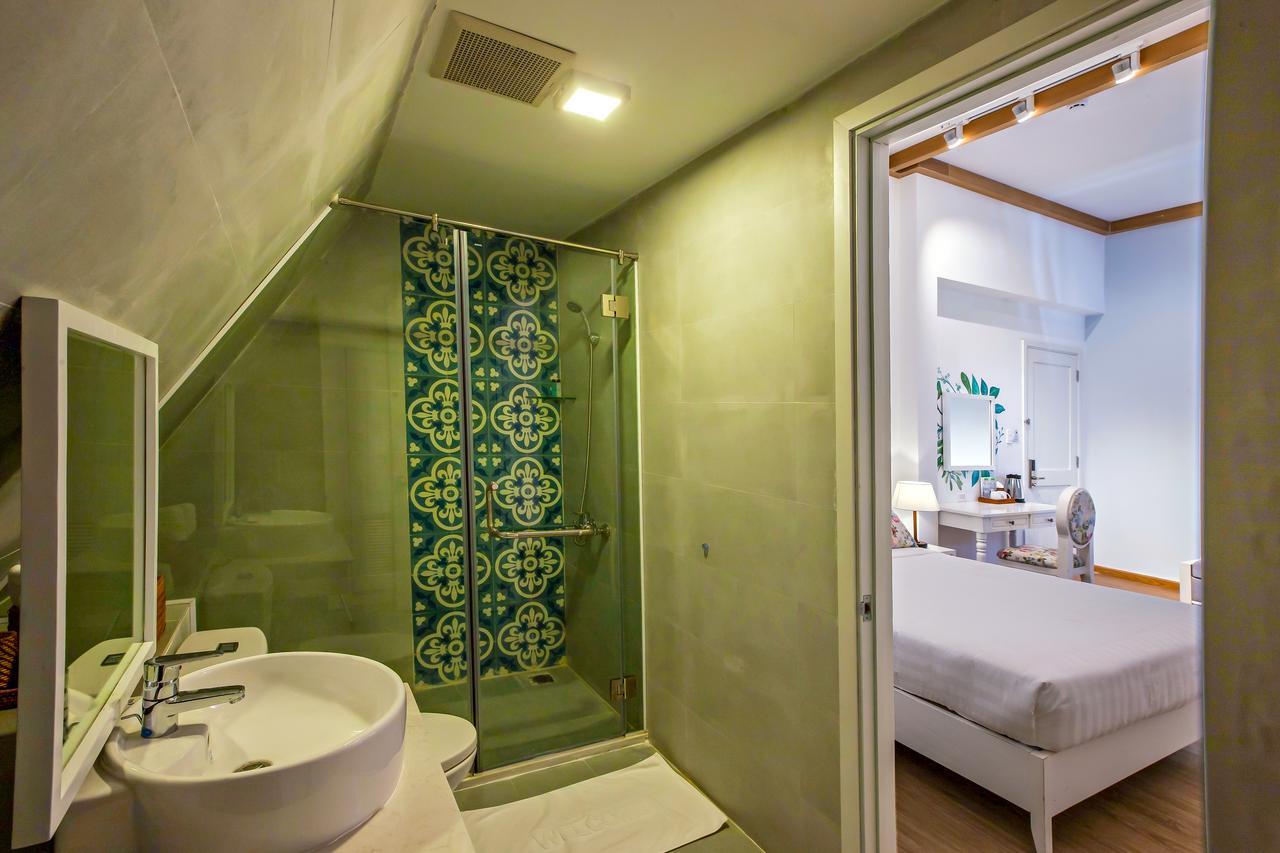 Chambre Lit Queen-Size avec Balcon