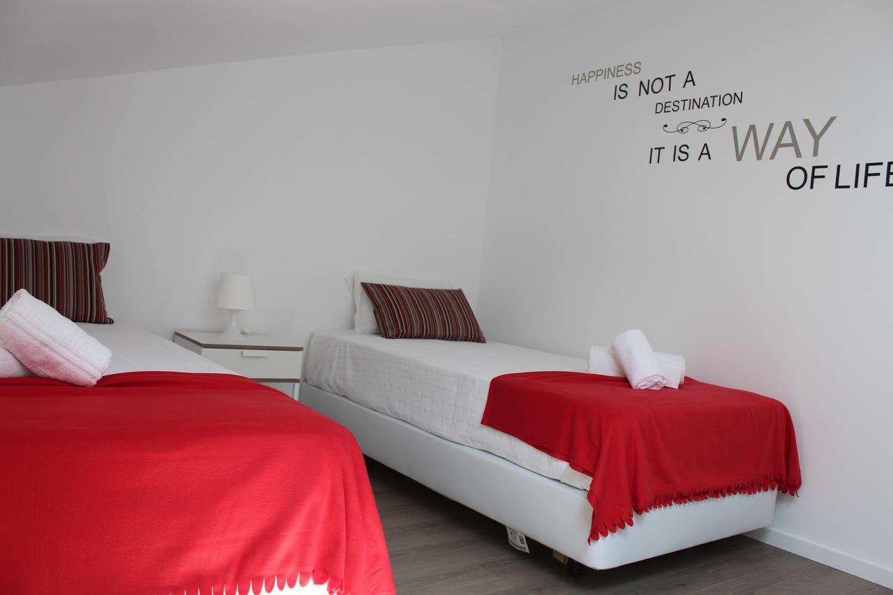 Quarto Twin com Casa de Banho Partilhada