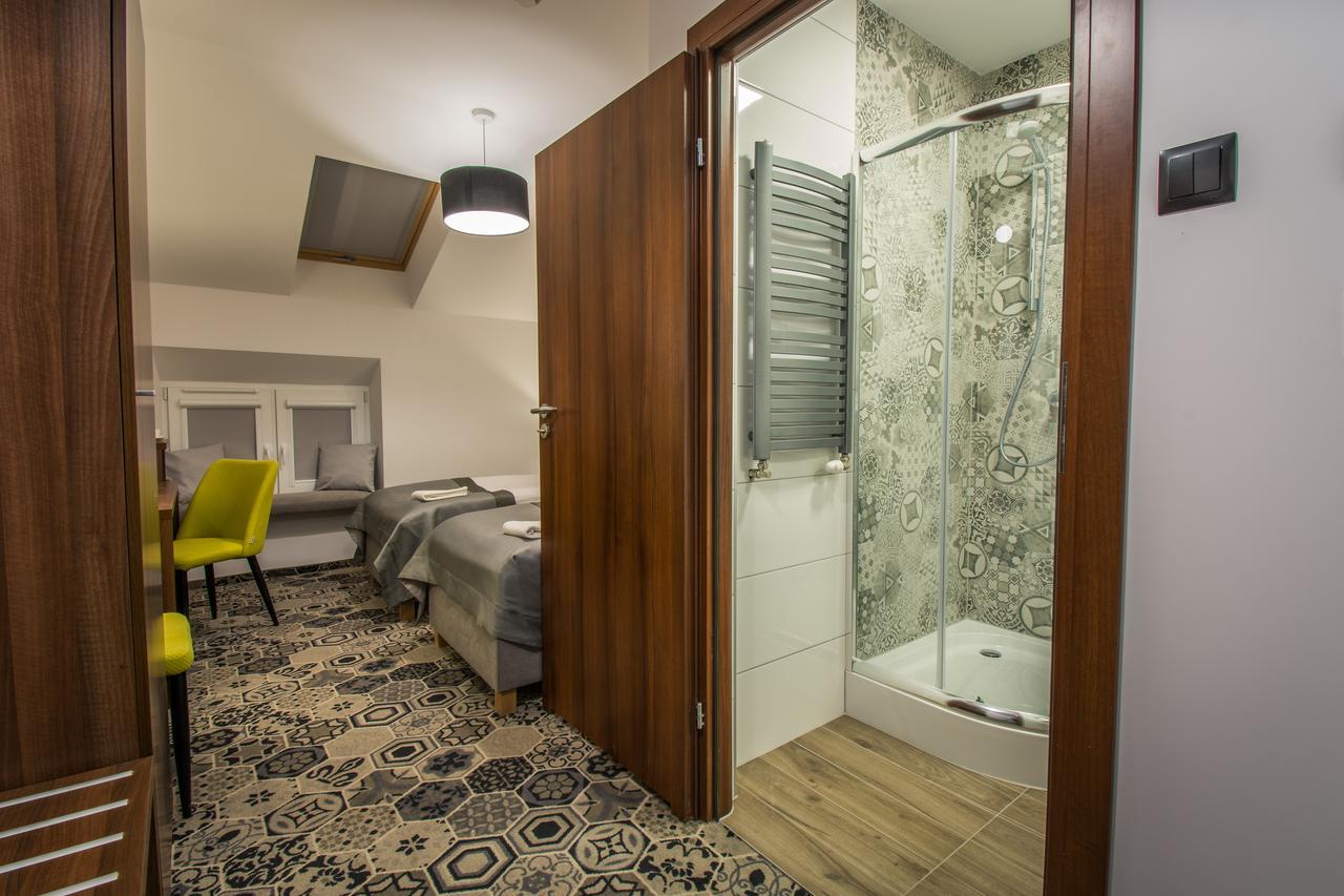 Standard Double or Twin Room,1282550935:JPEG