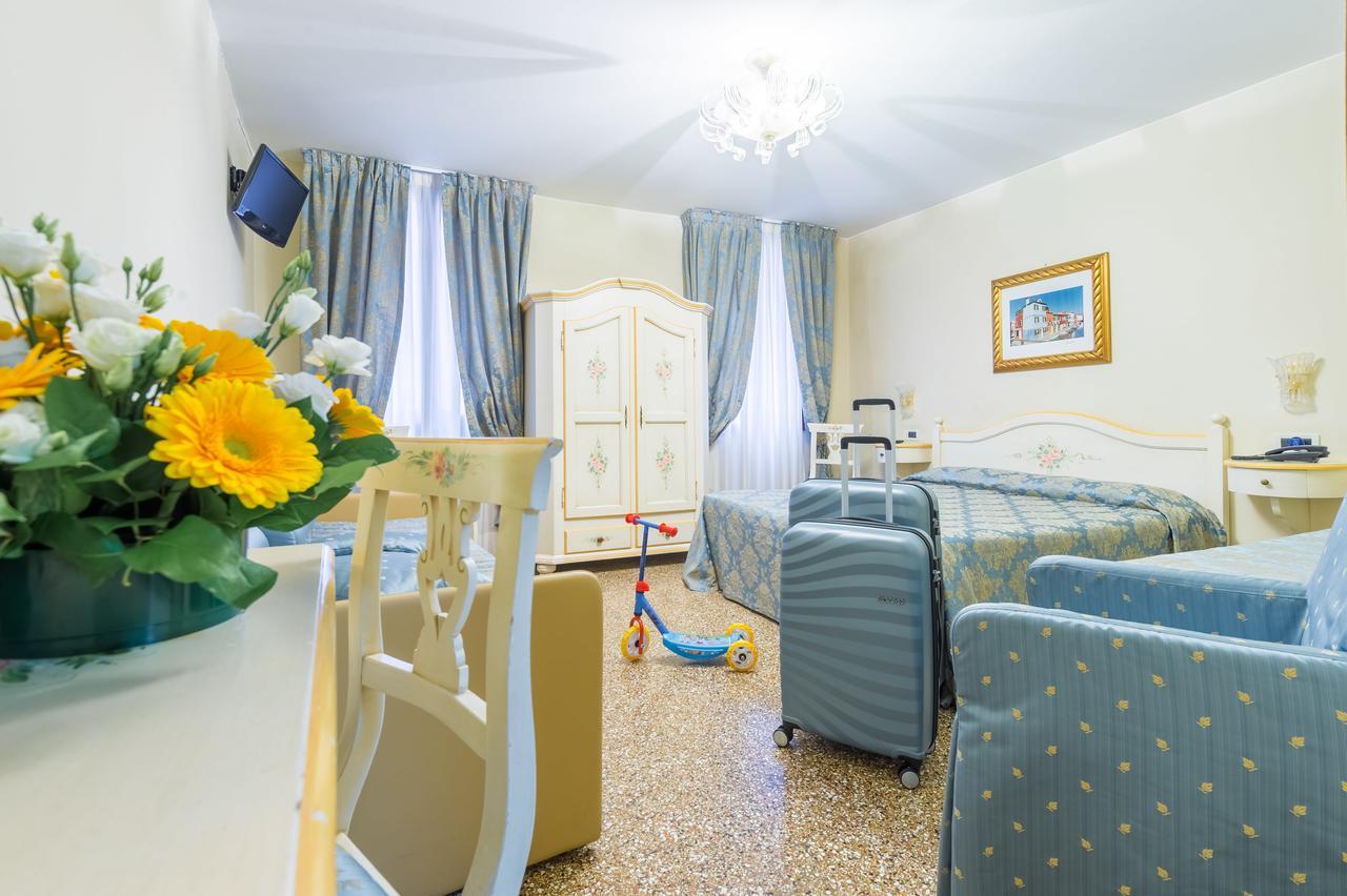 Quarto Triplo Superior com Vista Canal