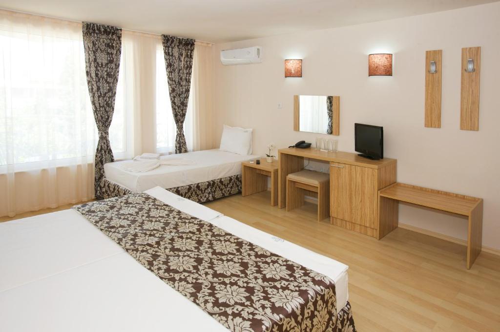 Triple Room with Balcony