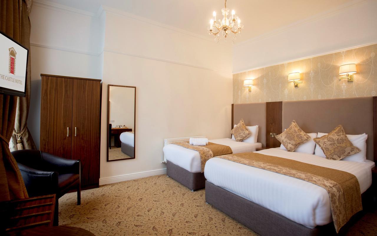 Quarto Familiar (2 Adultos + 1 Criança)