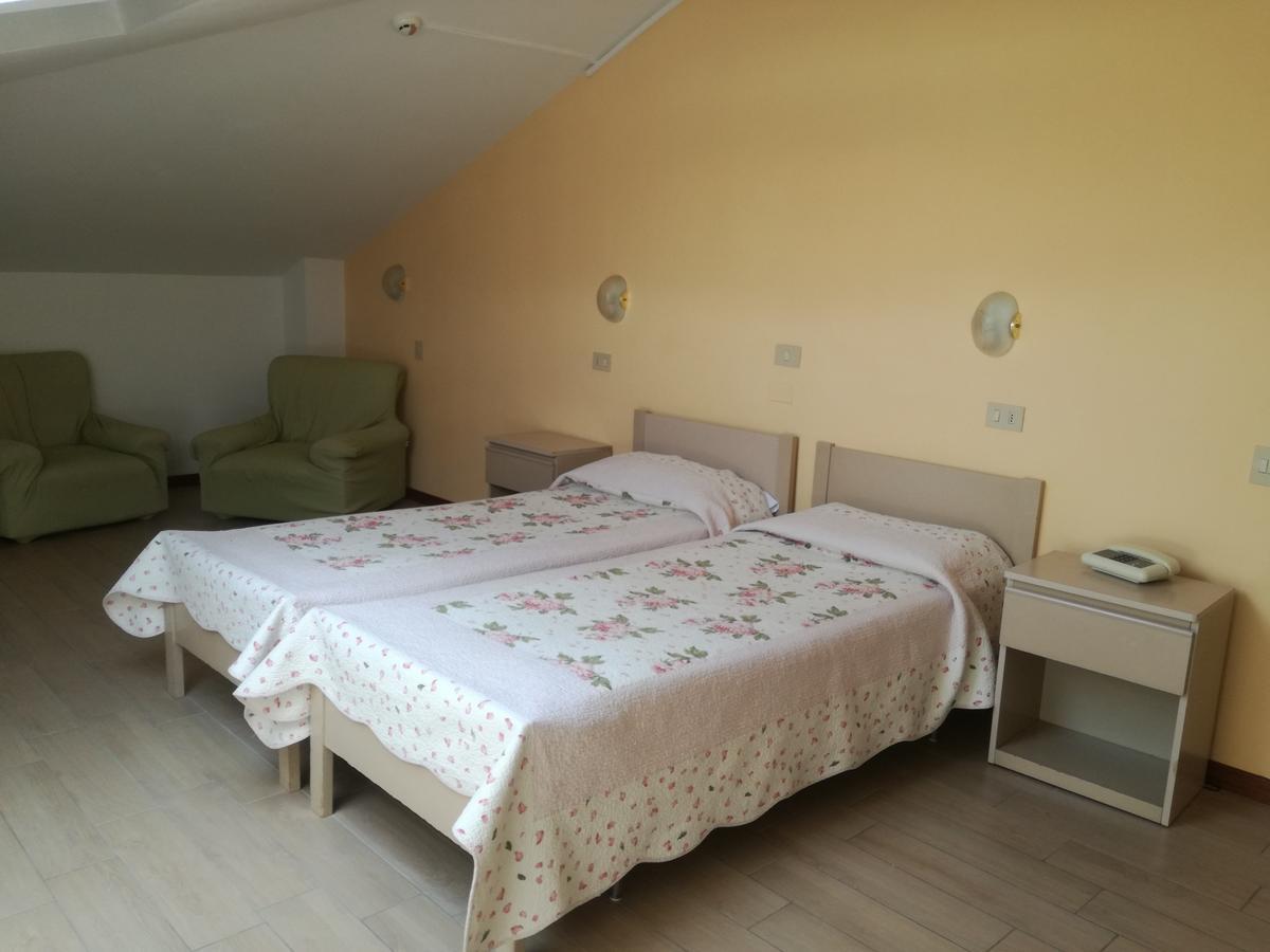 Camera Familiare Mansardata (4 Adulti)