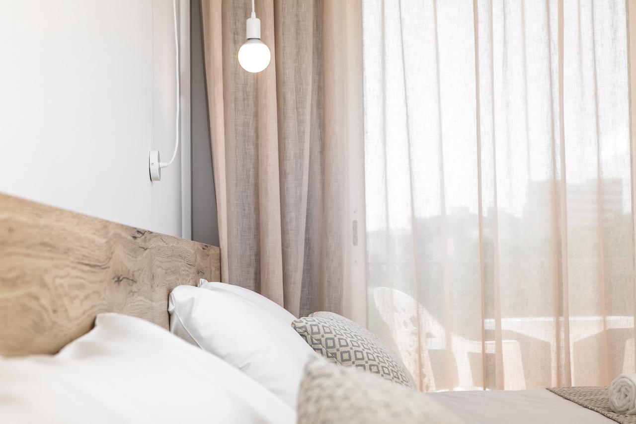 Chambre Triple - Vue sur Piscine (3 Adultes)