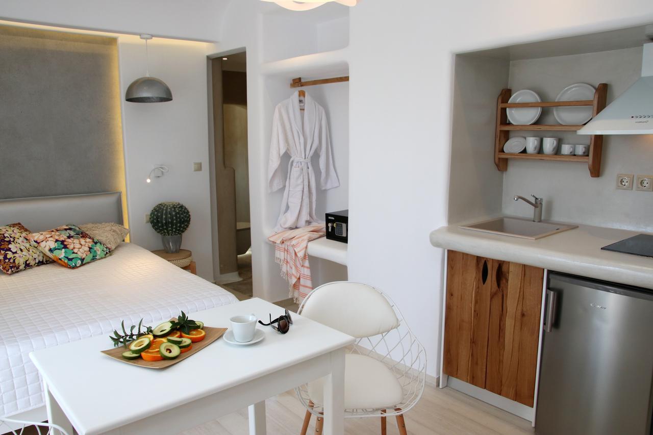 Suite Supérieure avec Jacuzzi – Vue Partielle sur Mer