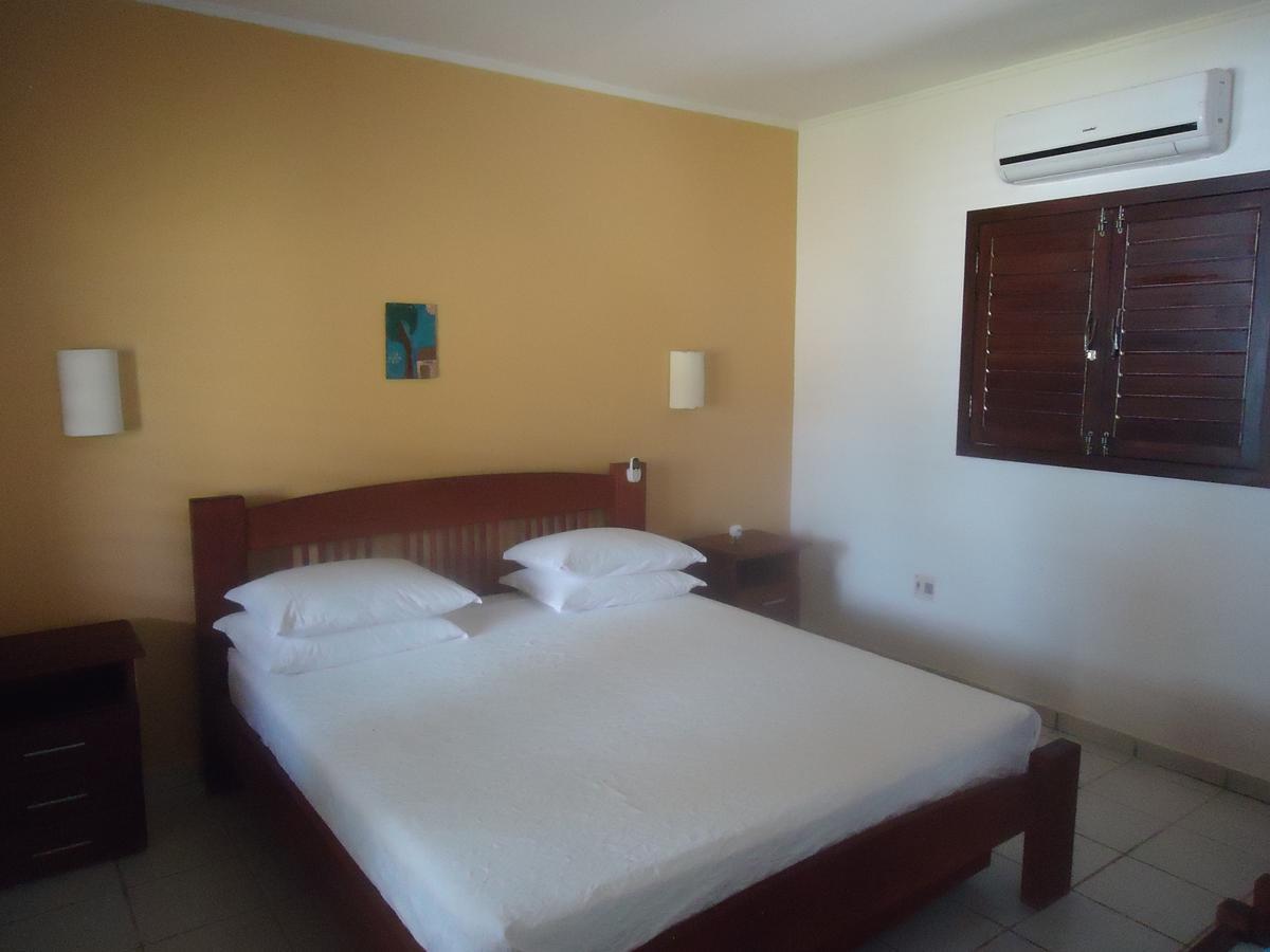 Quarto com Cama de Casal ou 2 de Solteiro