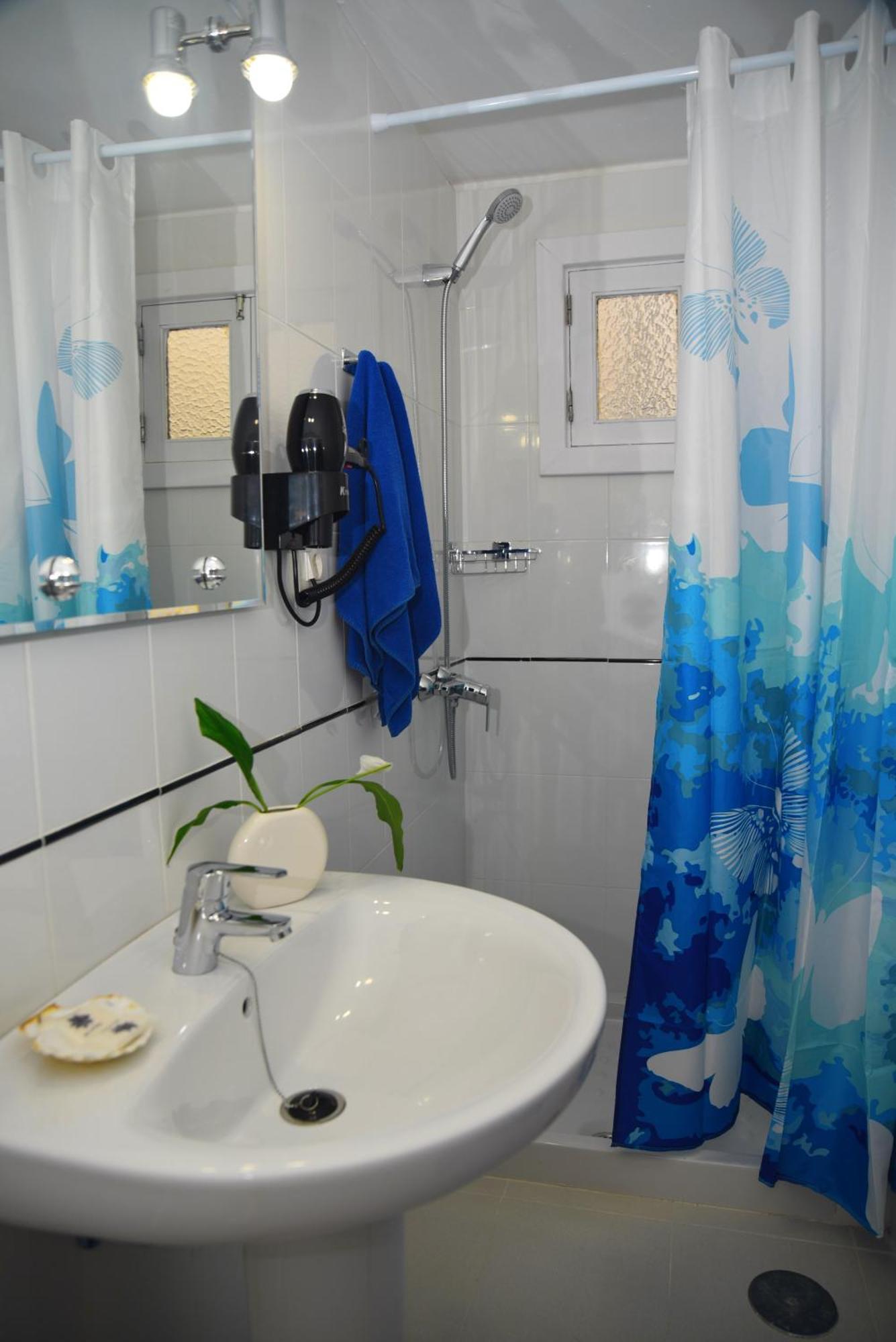 Doppel-/Zweibettzimmer mit eigenem Bad