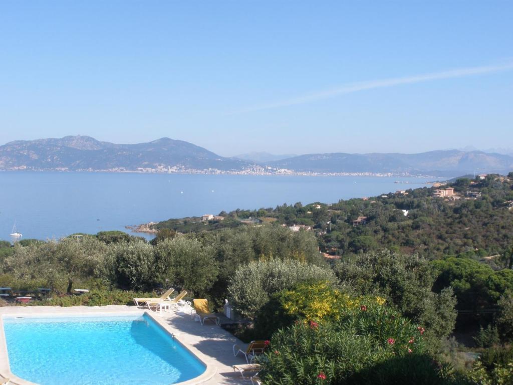Chambre Double ou Lits Jumeaux avec Terrasse - Vue sur Mer