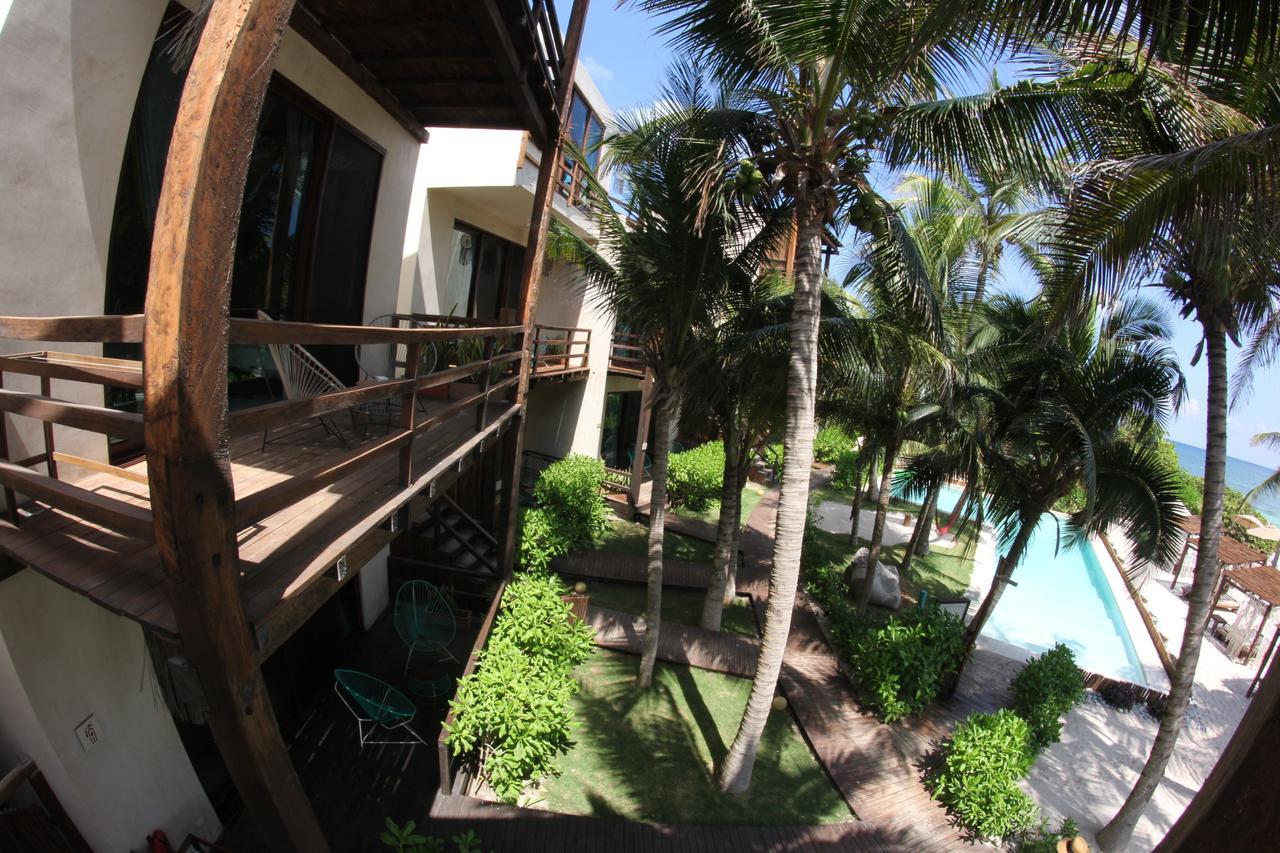 Suite con balcón con vistas al mar