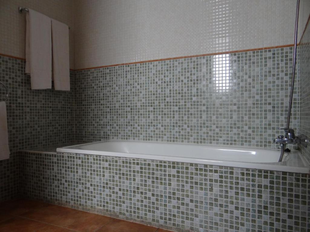 One-Bedroom Apartment (2 Adults),692911590:JPEG