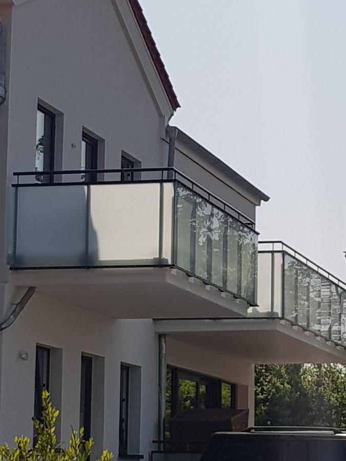 Doppelzimmer mit Balkon und Meerblick