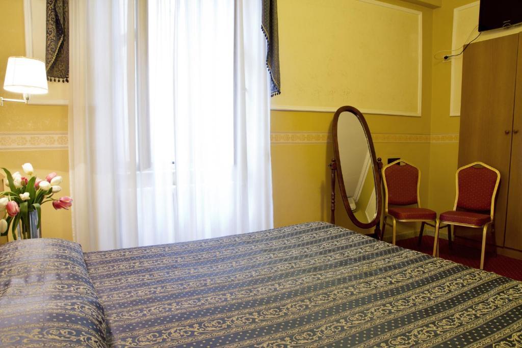 Quarto Business com Cama de Casal ou 2 de Solteiro