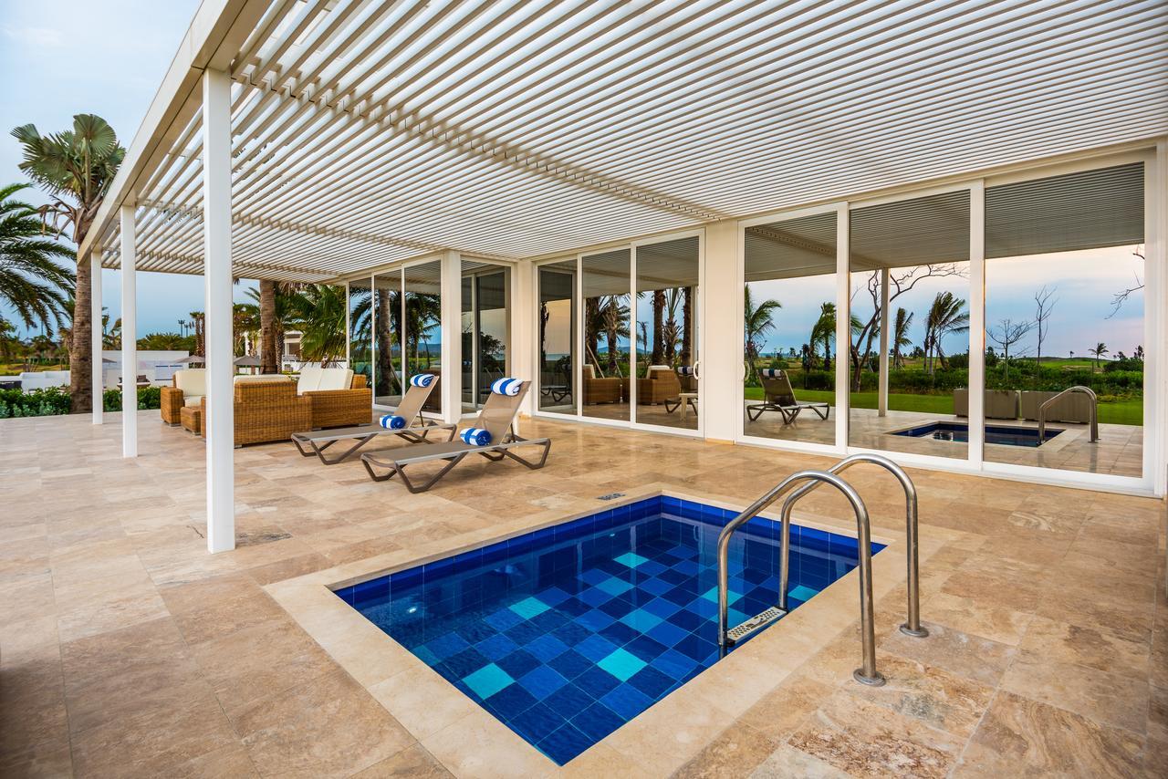 Suíte de 2 Quartos VIP Preferencial com Acesso Direto à Piscina