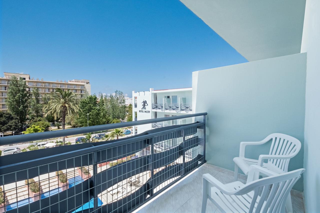 Habitación Doble con vistas a la piscina