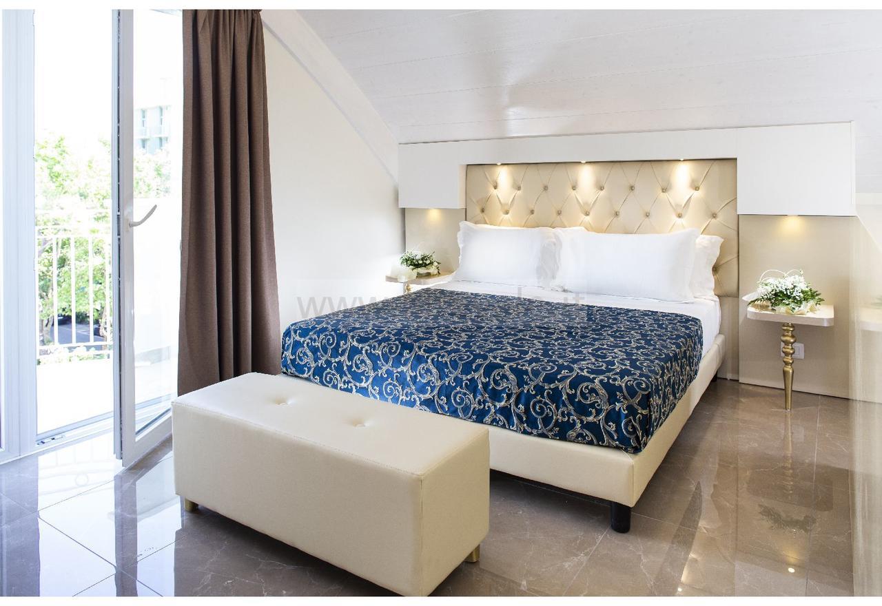 Junior Suite mit seitlichem Meerblick