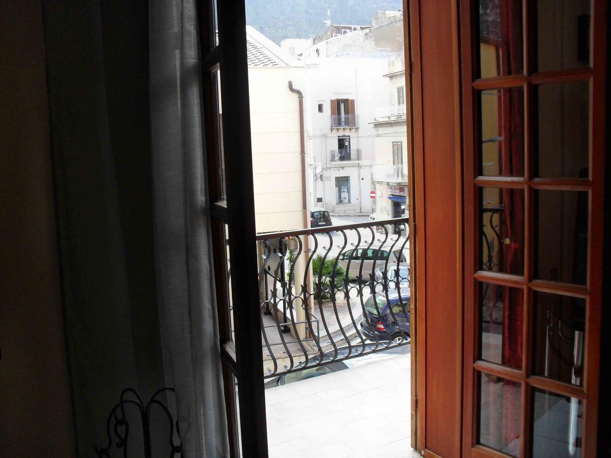 Family Room Balcony,662709948:JPEG